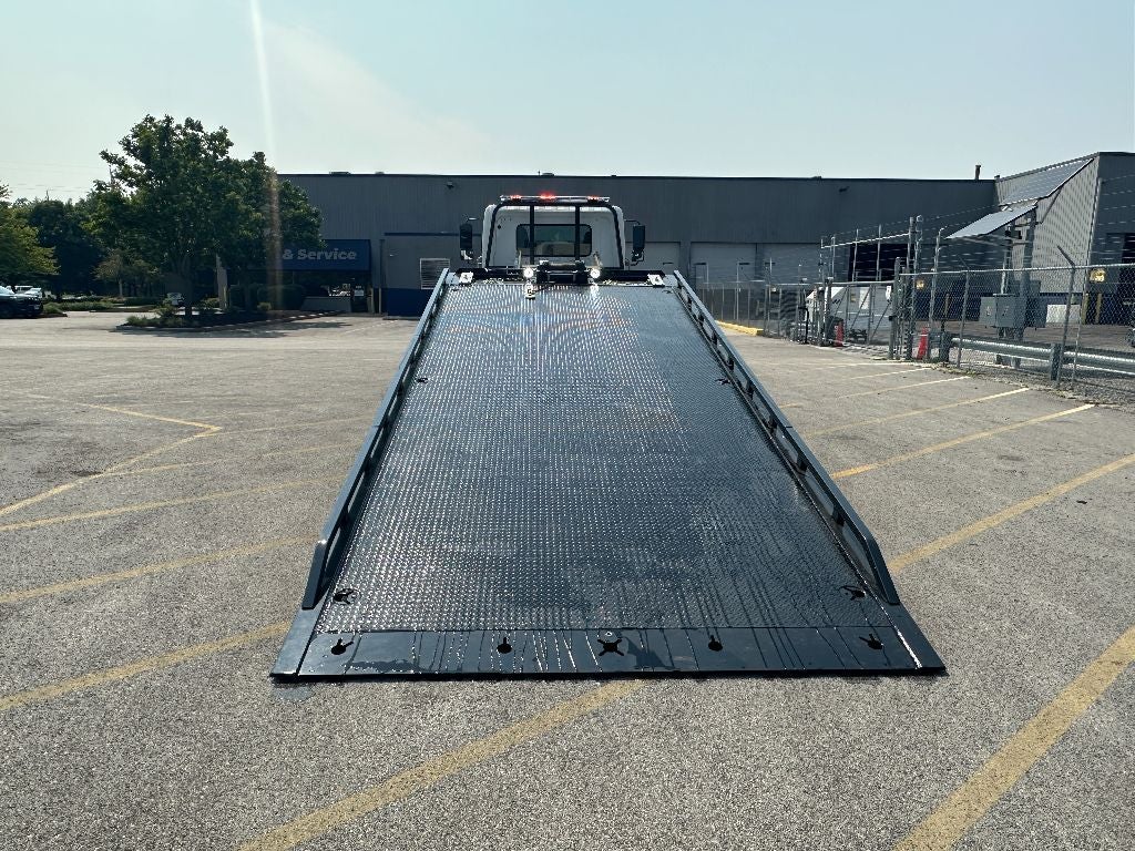 2025 Hino L6 WITH A CENTURY 21.5' STEEL CARRIER