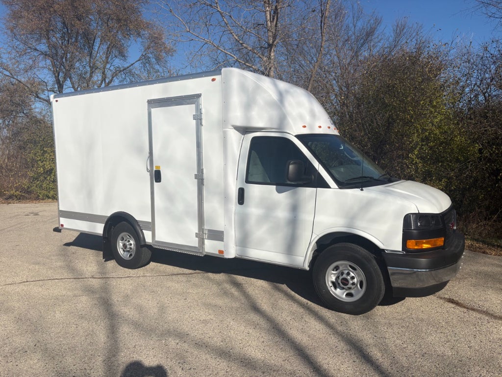 2025 GMC Savana 3500 12' Bay Bridge Van Body