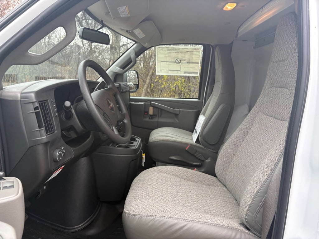 2025 GMC Savana 3500 11' Monroe CSV Body