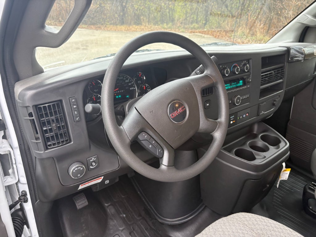 2025 GMC Savana 3500 11' Monroe CSV Body