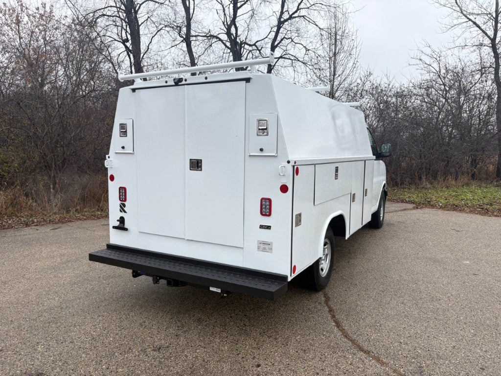 2025 GMC Savana 3500 11' Monroe CSV Body