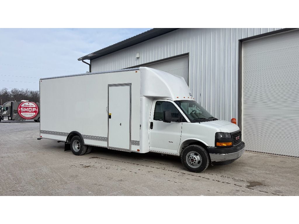 2025 GMC Savana 3500 17' Bay Bridge Van Body