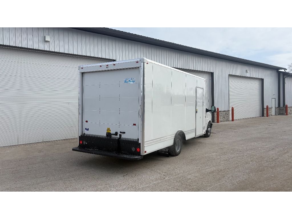 2025 GMC Savana 3500 17' Bay Bridge Van Body