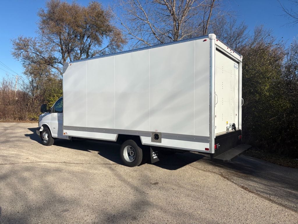 2025 GMC Savana 3500 17' Bay Bridge Van Body