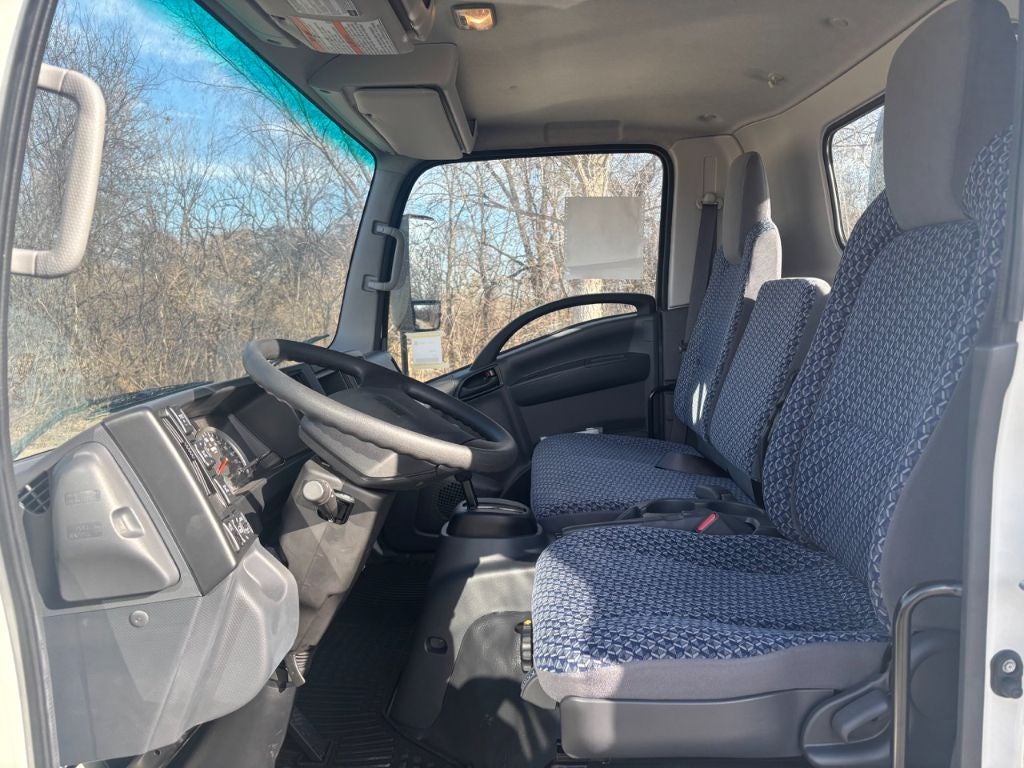 2023 Chevrolet 5500XD w/ Century 10S Carrier