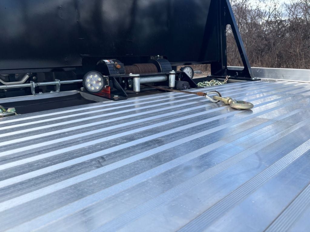 2023 Chevrolet 5500XD w/ Century 10S Carrier